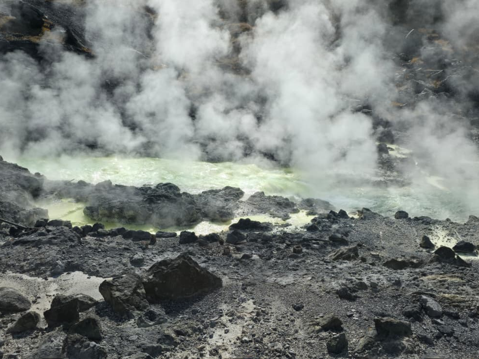 Rivière acide bouillonnante représentant l'anxiéte. Photo par Aurore Lacas.